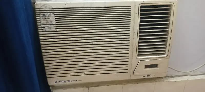 AC For Sale in working condition with stabilizer.