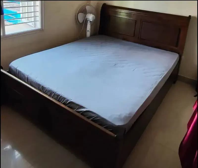 Sheesham Wood King Size Bed for sale