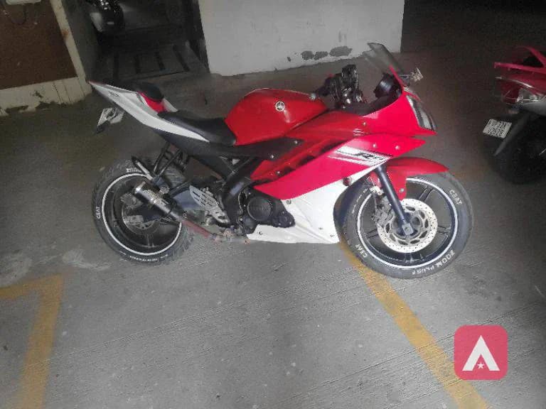 YAMAHA R15 V2 VERY GOOD CONDITION,2013 MODEL
