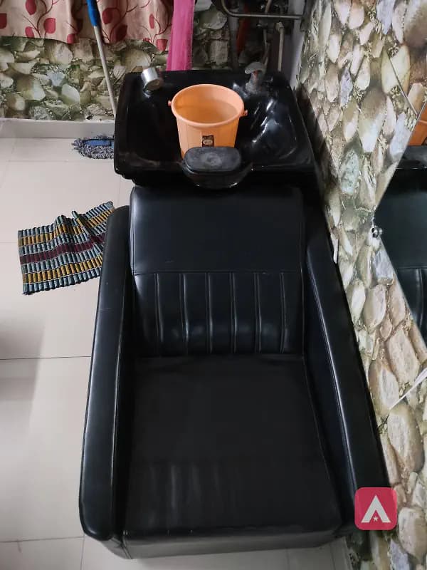 chairs to be sale and hair washer of beauty parlour and office cahir
