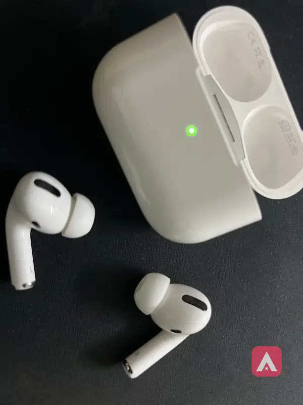 APPLE AIRPODS