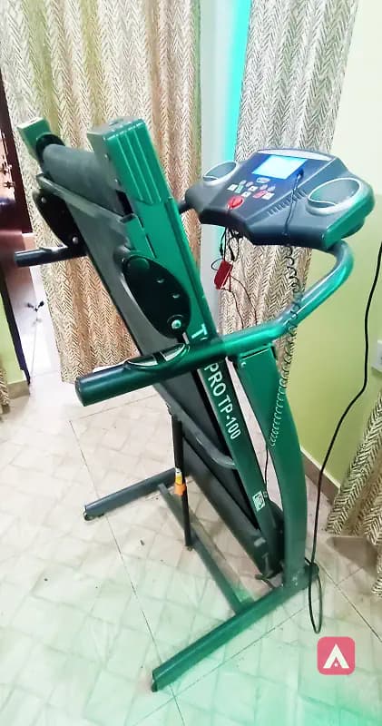 TOPPRO Treadmill Automatic For Commercial as well as Residential Purpose.