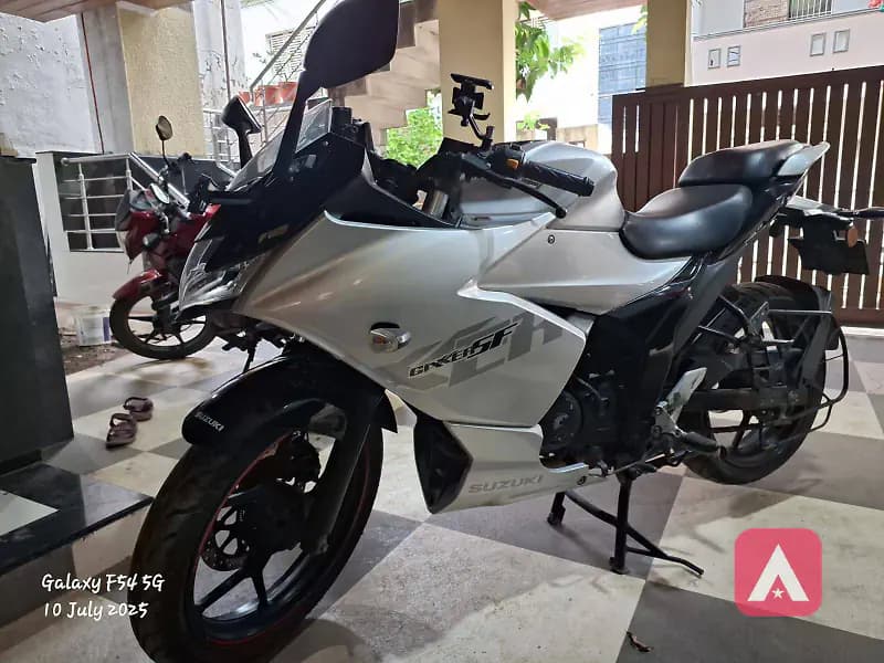 Suzuki gixxer SF 150