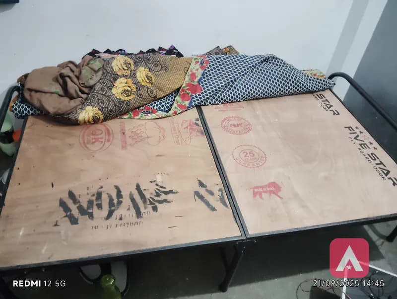 A 3 seater folding bed