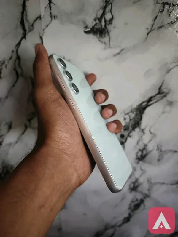 sumsung s23fe 8gb ram 128 gb storage