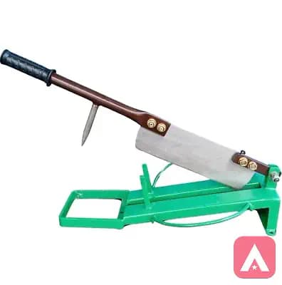 coconut cutting mechine