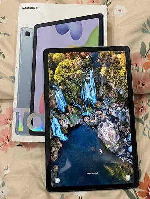 new Samsung galaxy S6 lite tablet used only for 3 montha