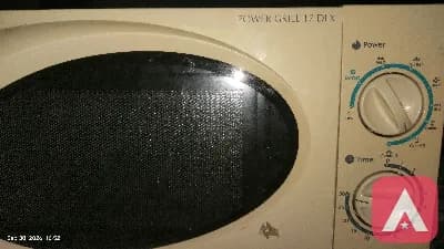 Onida oven in repair