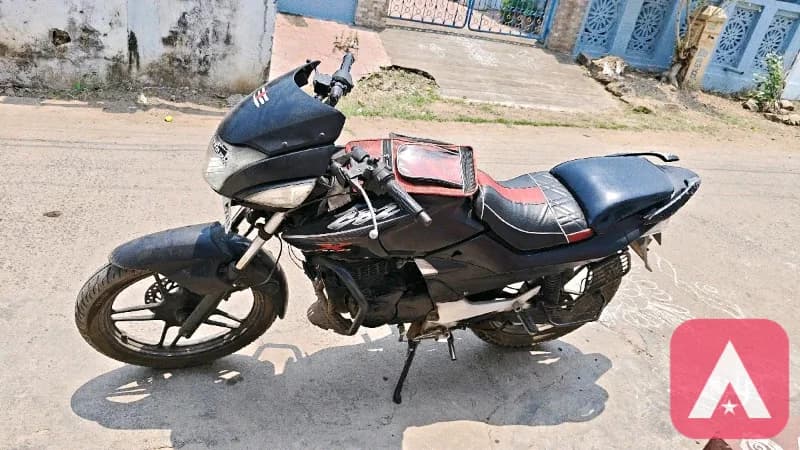 2012 model CBZ Xream bike good condition good tyers