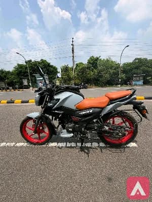 TVS RAIDER 125 - 2026 TOP END MODEL NEW VEHICLE JUST 422 KM EXCELLENT BIKE