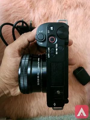 sony zv e 10 body with lens 16-50 mm original battery charger bag