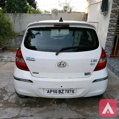 2012 model Hyundai i20 Asta top and for sale